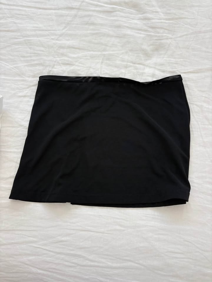 With Harper Lu Skirt - size XS
