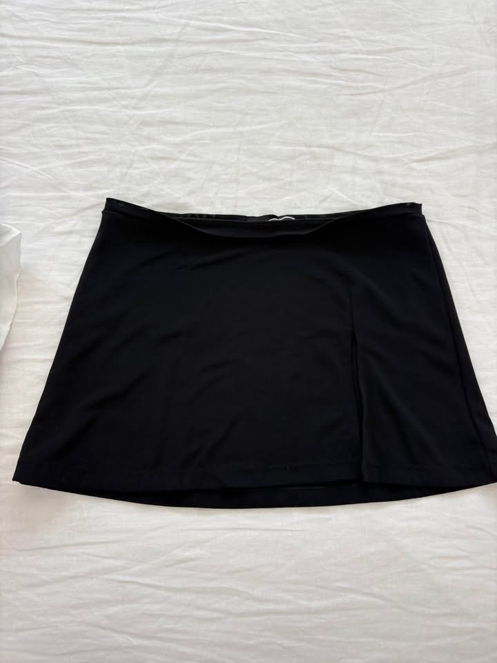 With Harper Lu Skirt - size XS