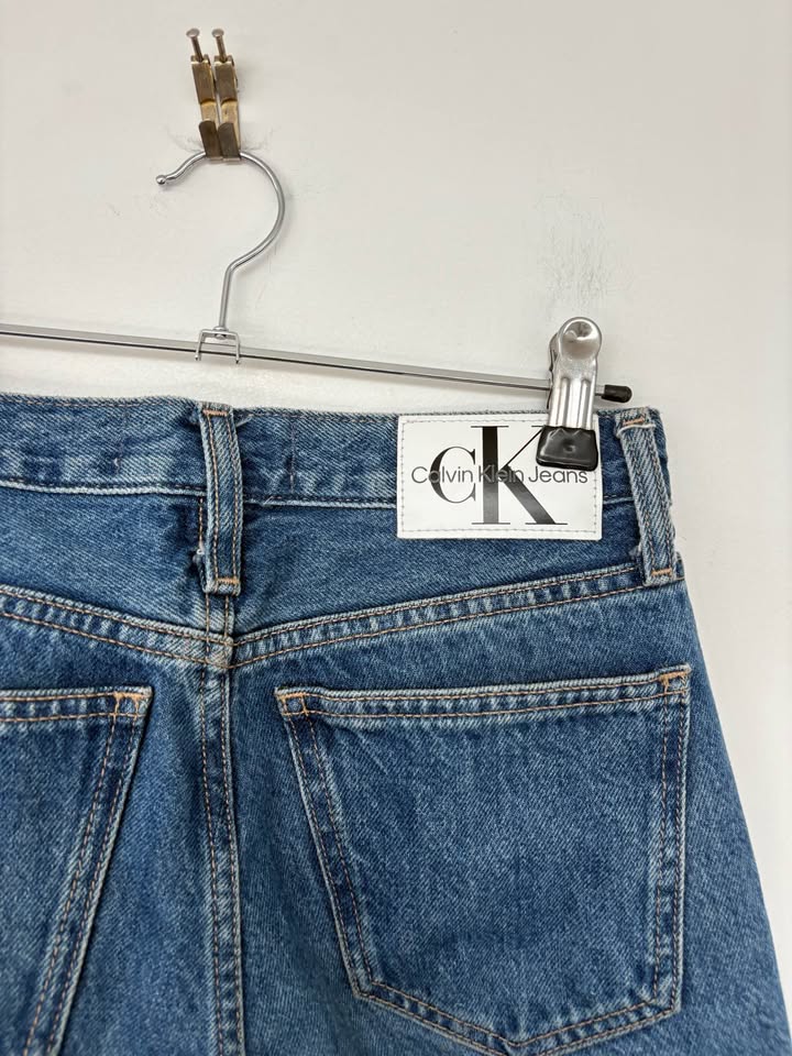 Calvin Klein Jeans - size 25