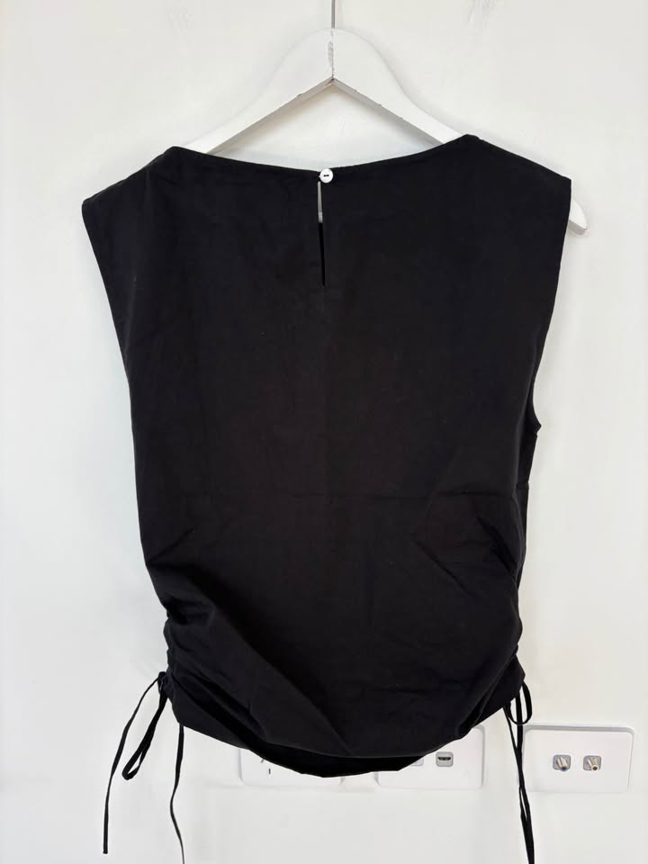 The Identical Set - size small BNWT