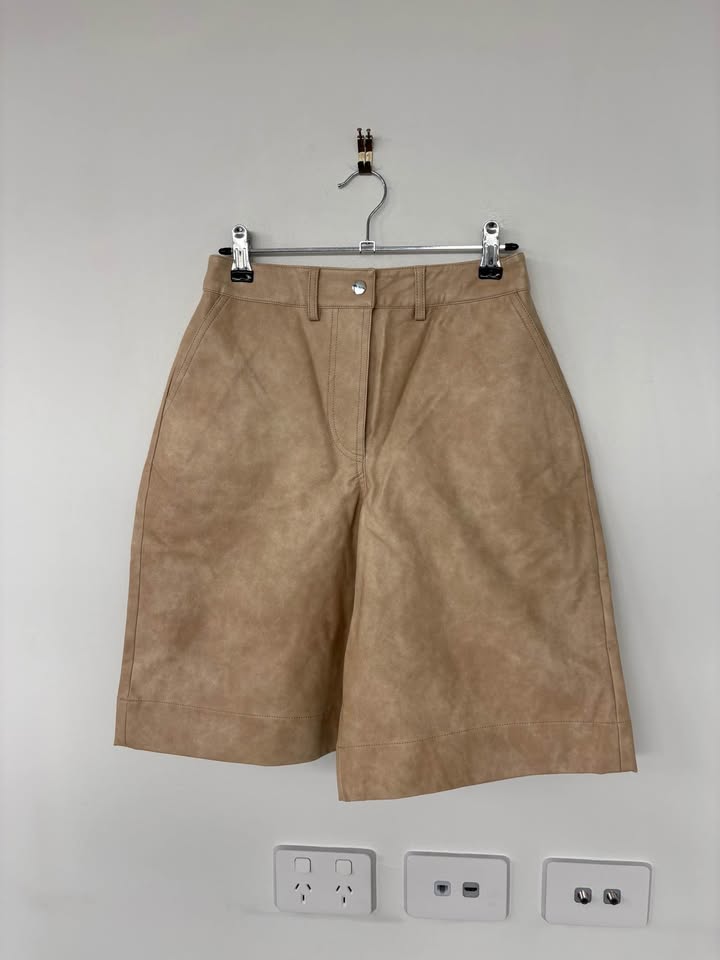 Lendrop Shorts - size 6 BNWT
