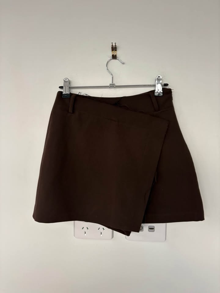 DISSH Skort - size 6