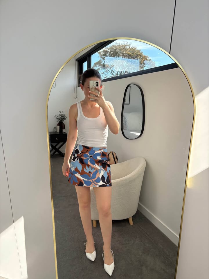 By Johnny Skirt - size 6