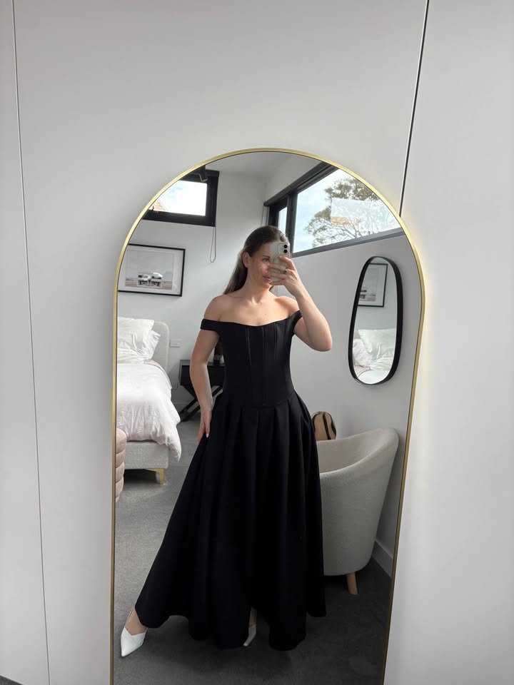 Mossman Gown - size 8