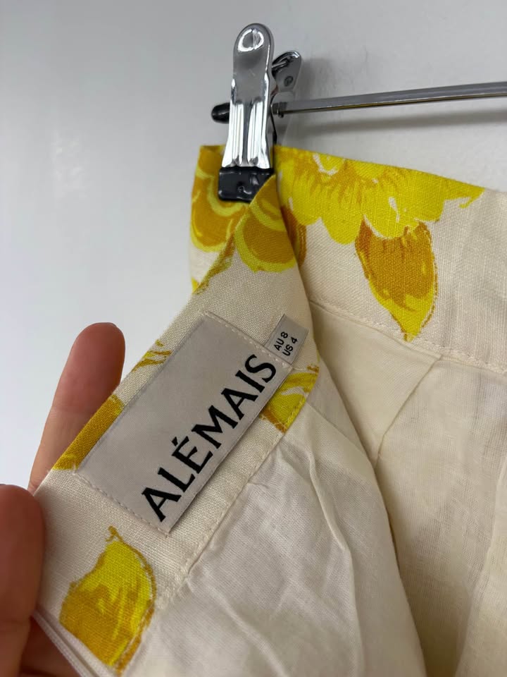 Alemais Shorts - size 8