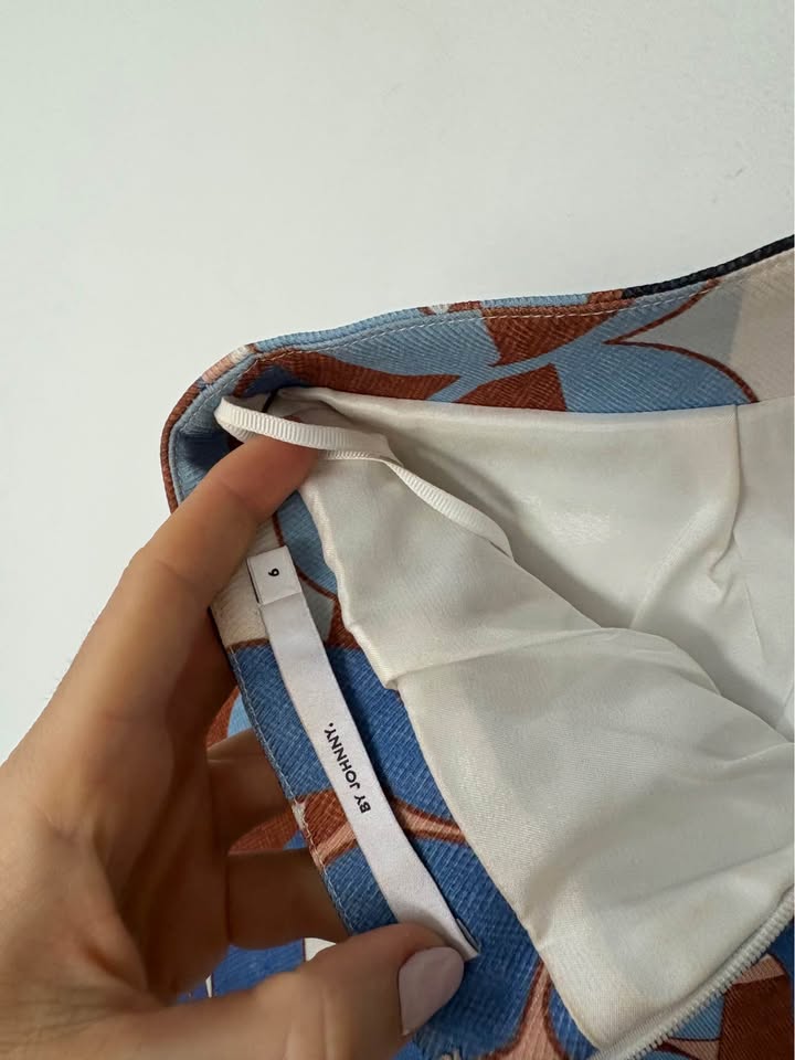 By Johnny Skirt - size 6