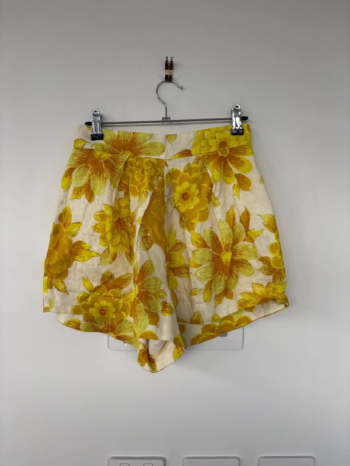 Alemais Shorts - size 8