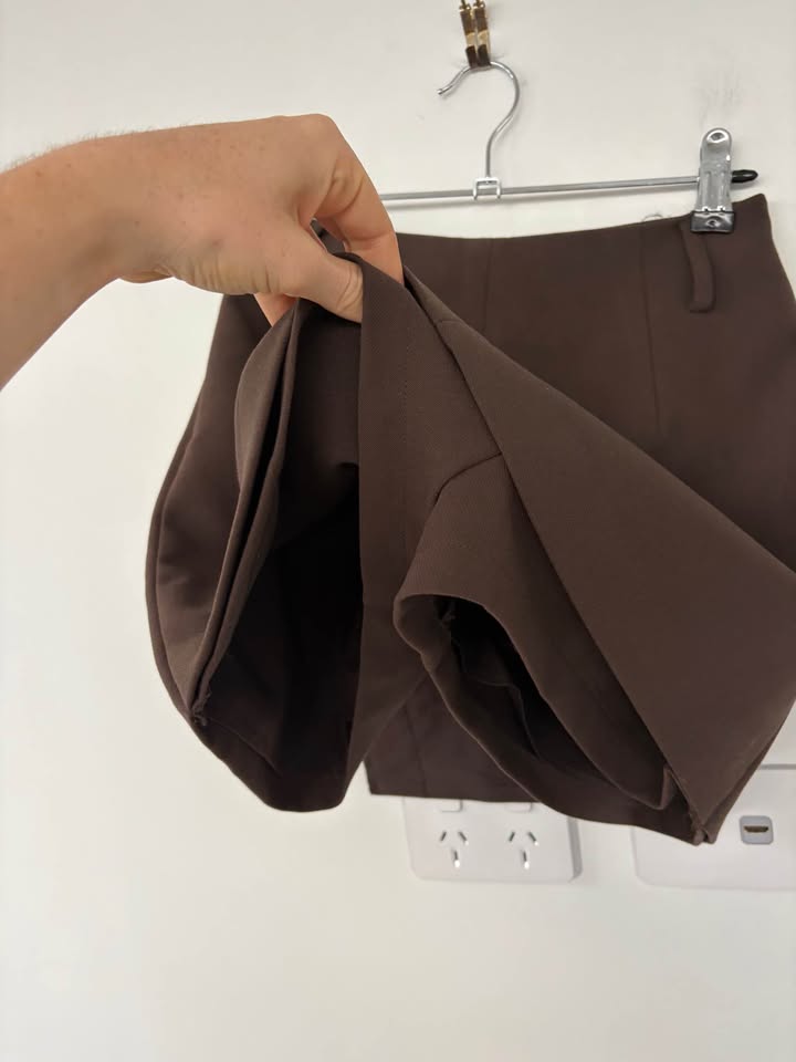 DISSH Skort - size 6