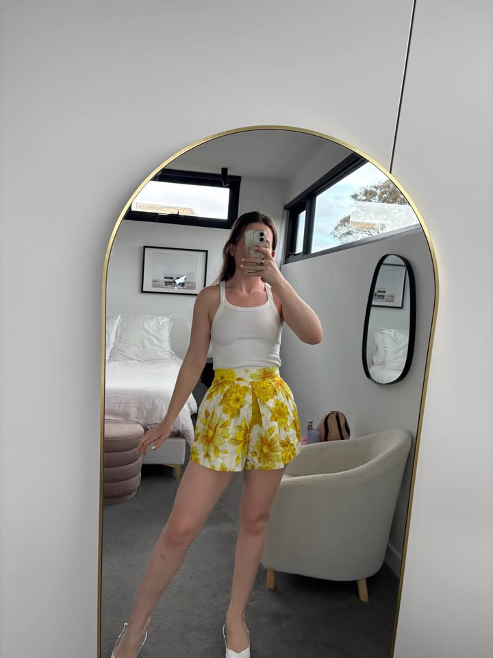 Alemais Shorts - size 8