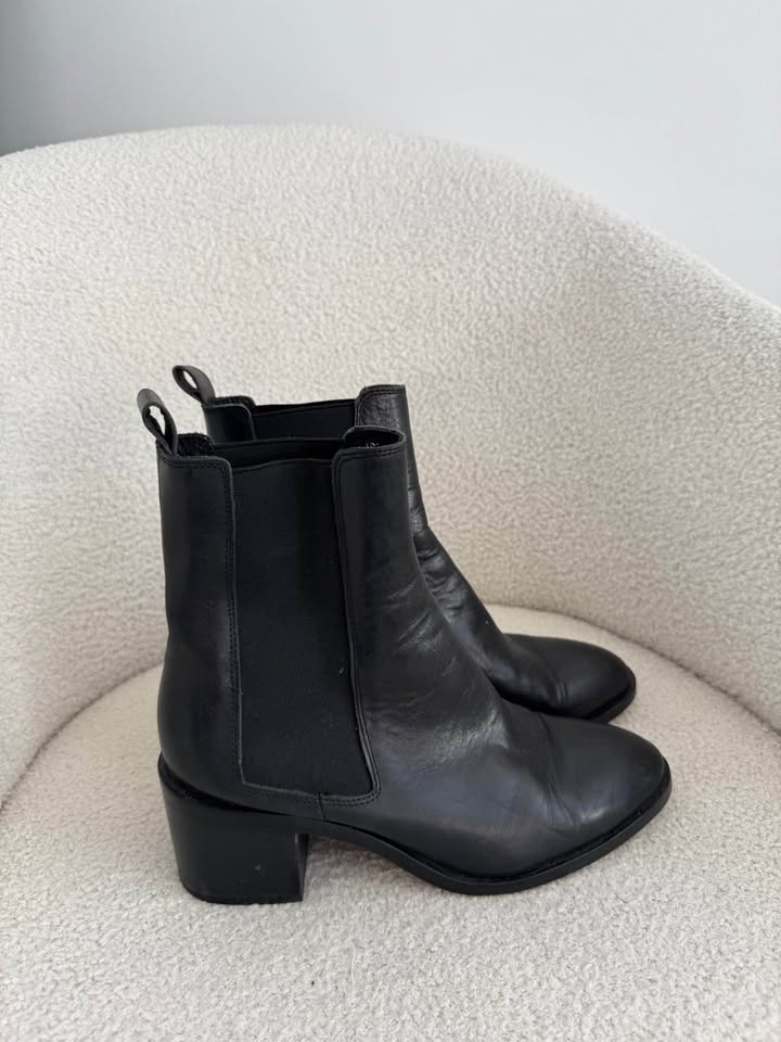 Alias Mae Boots - size 38