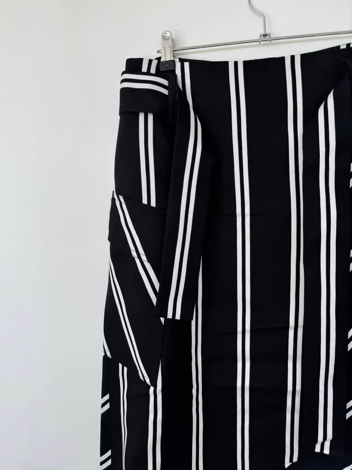 Maje Skirt - size 40 (large) BNWT
