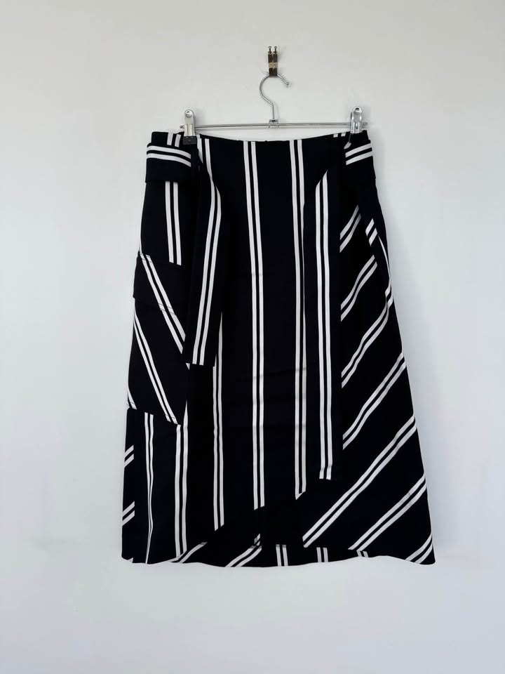 Maje Skirt - size 40 (large) BNWT