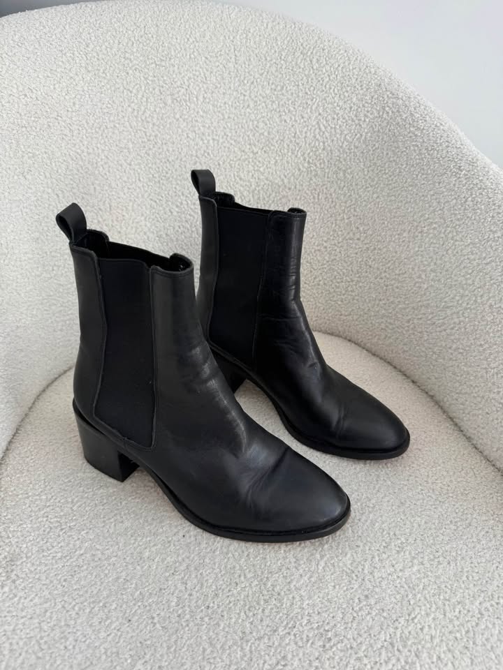 Alias Mae Boots - size 38