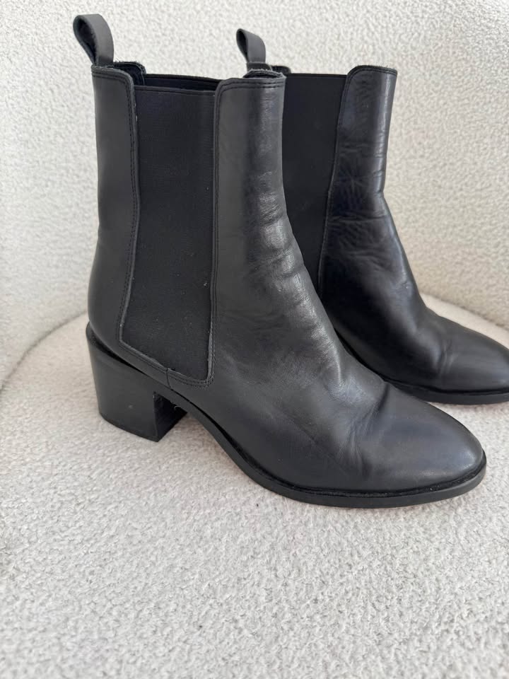 Alias Mae Boots - size 38