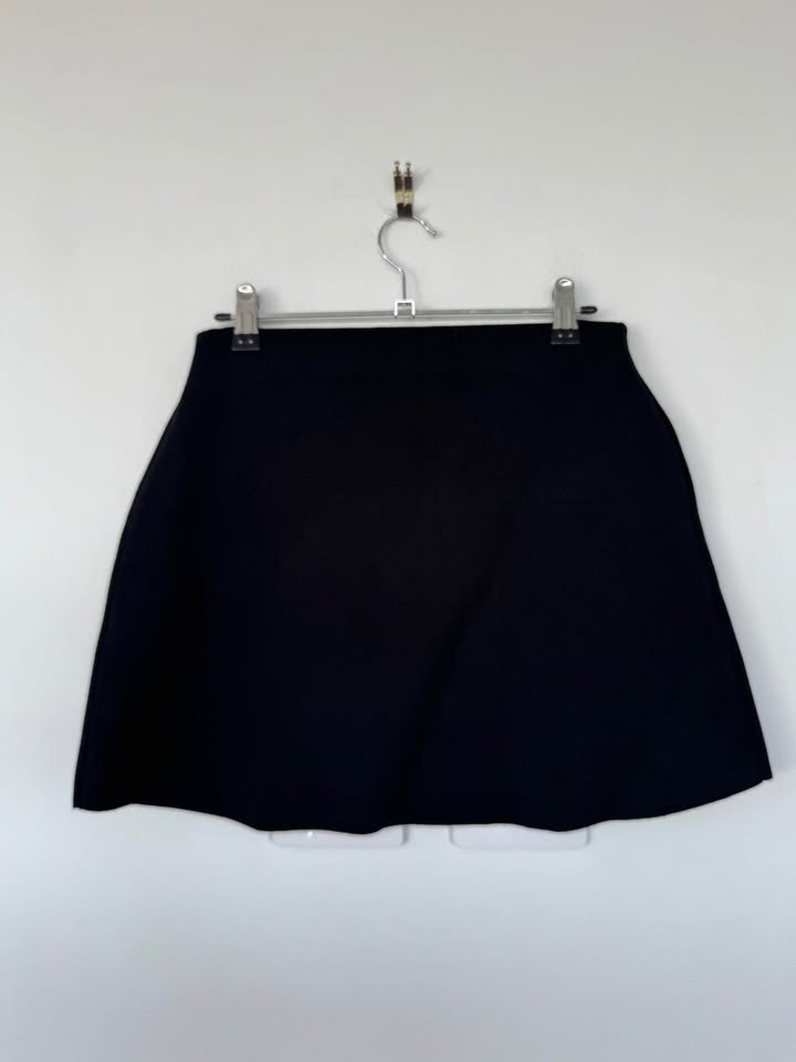 Onte Knit Skirt - size small
