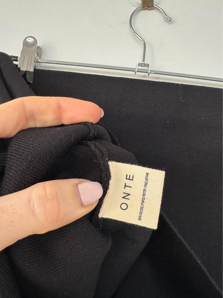 Onte Knit Skirt - size small