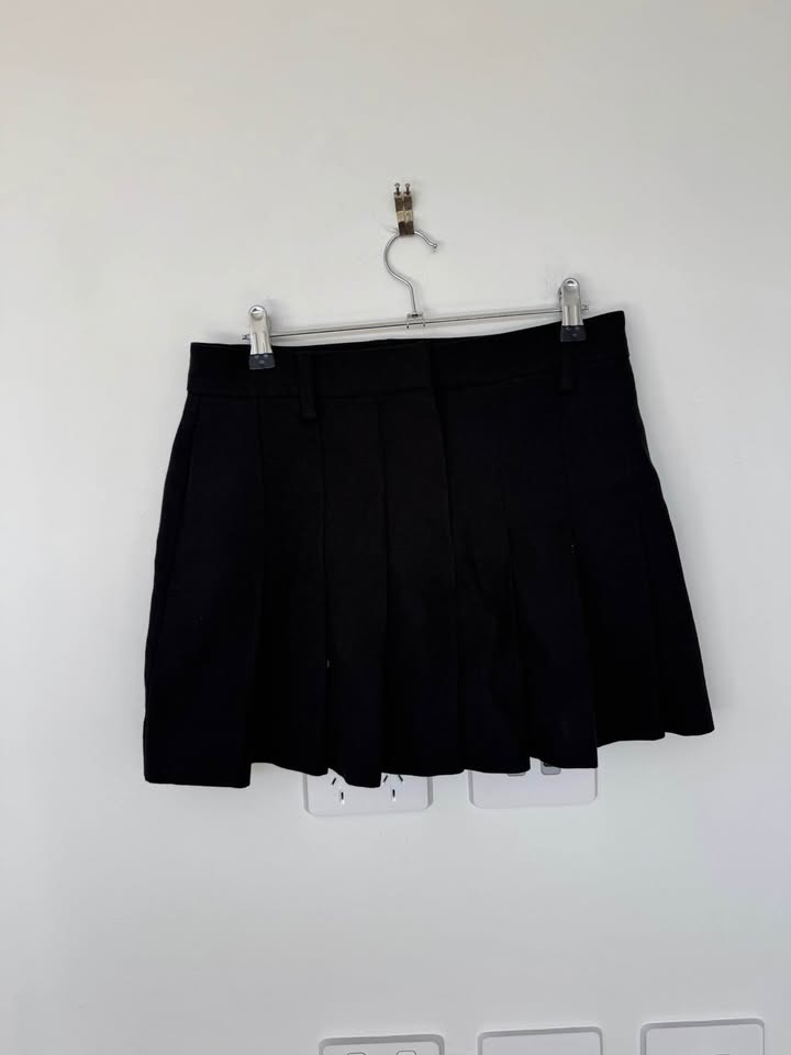 Witchery Skirt - size 8