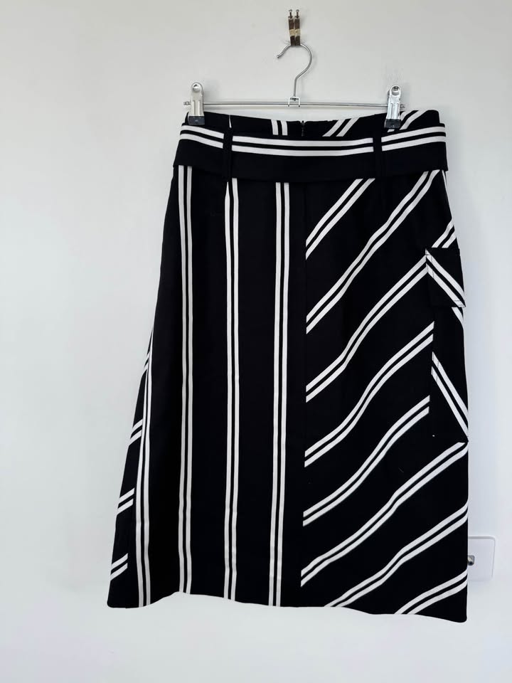 Maje Skirt - size 40 (large) BNWT