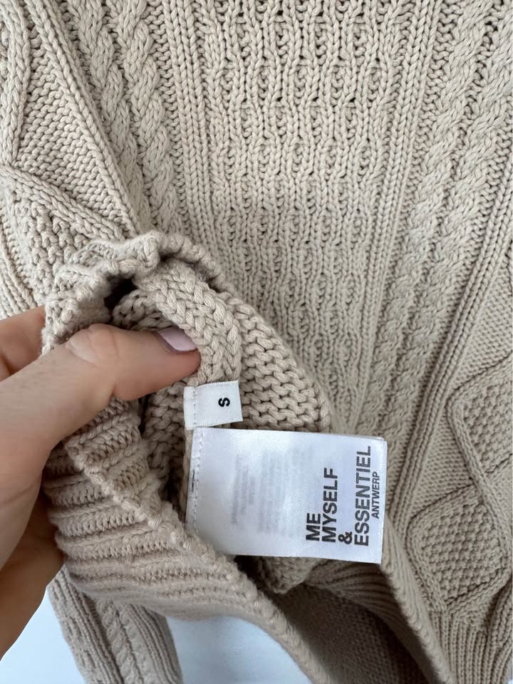 Essentials Antwerp Knit - size small
