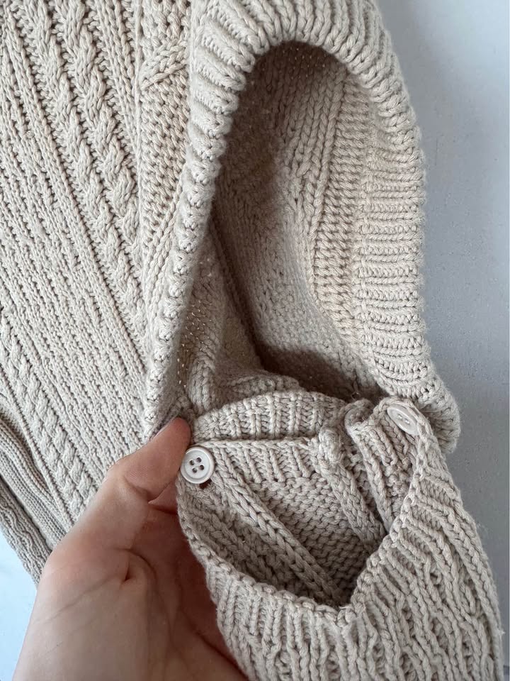 Essentials Antwerp Knit - size small