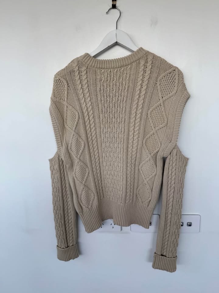 Essentials Antwerp Knit - size small