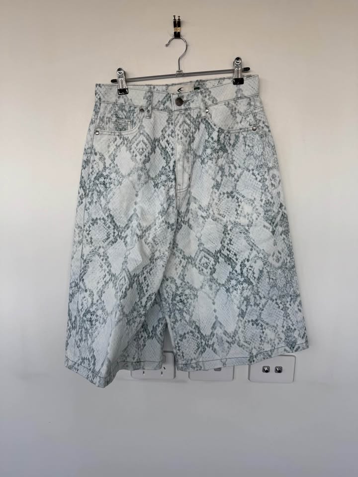 Scuffers Denim Jorts - size 34 (6)