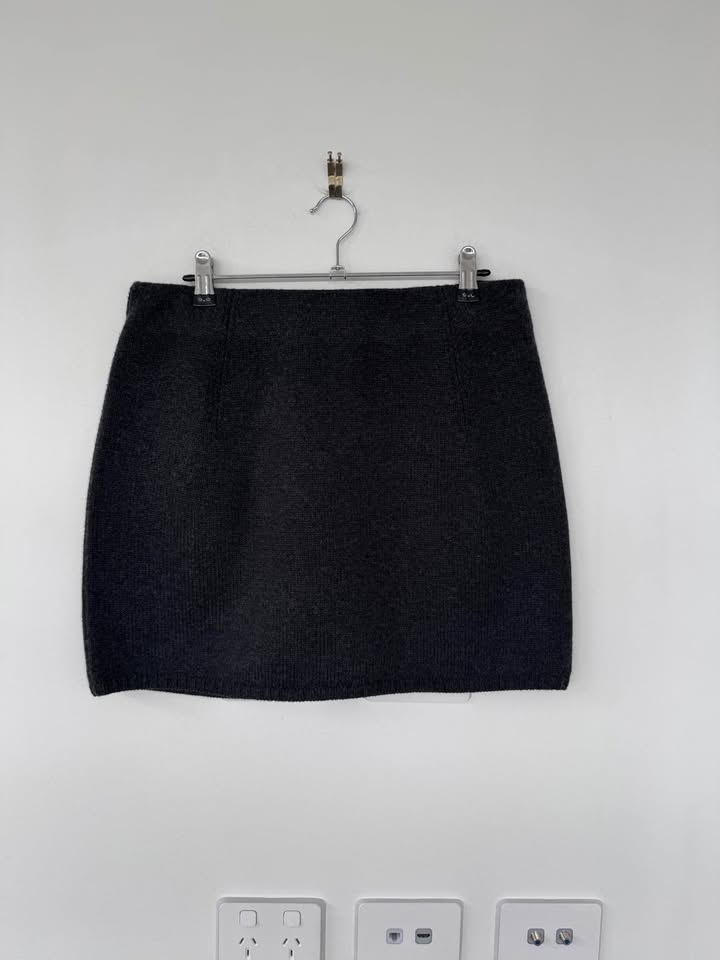 Camilla and Marc Charcoal Skirt - size large