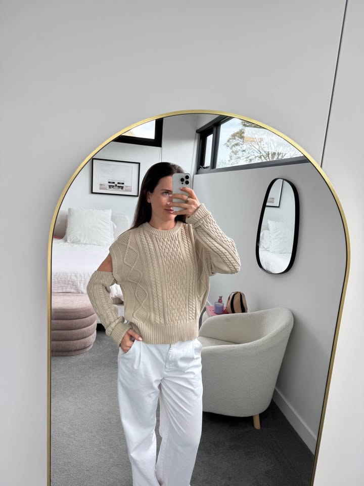 Essentials Antwerp Knit - size small