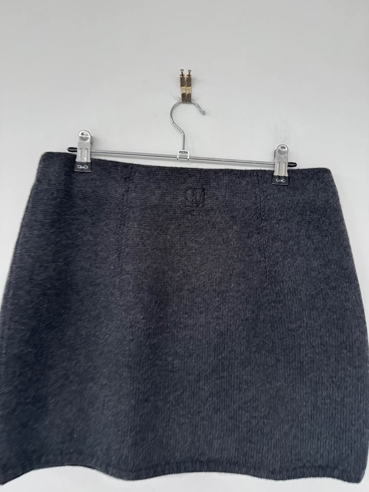 Camilla and Marc Charcoal Skirt - size large