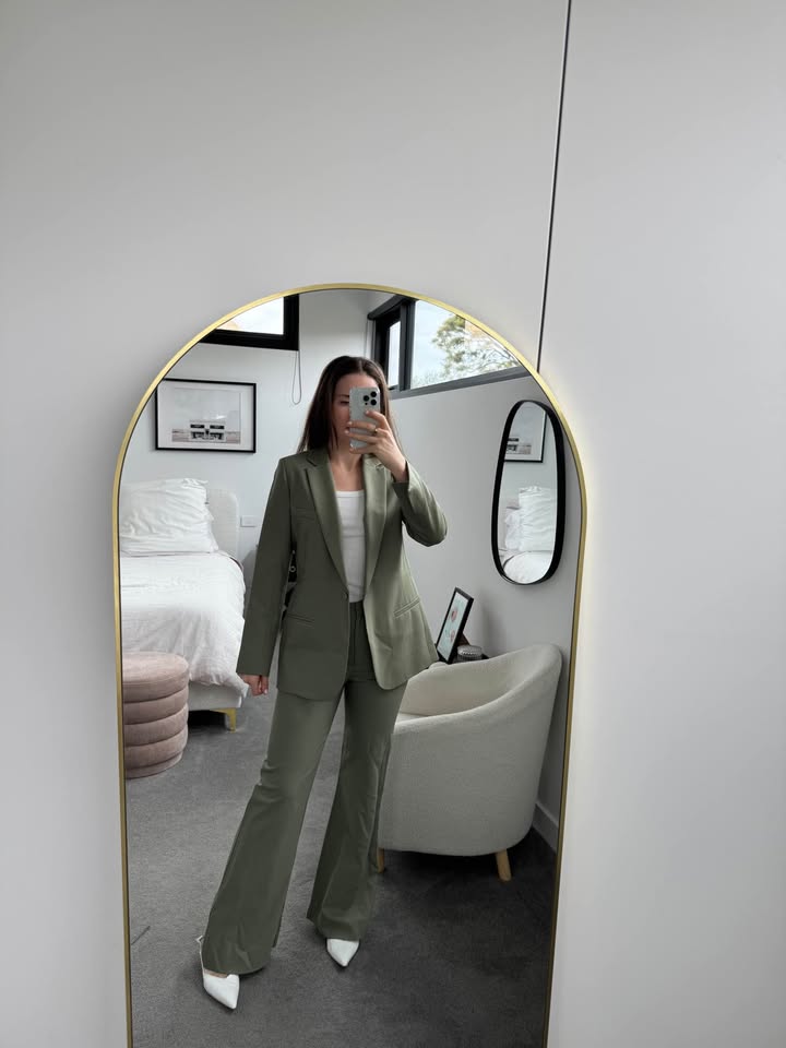 Viktoria and woods Suit - size 0