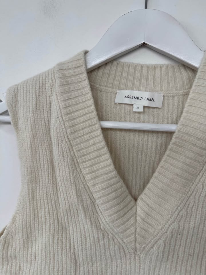 Assembly Wool Vest - size 8