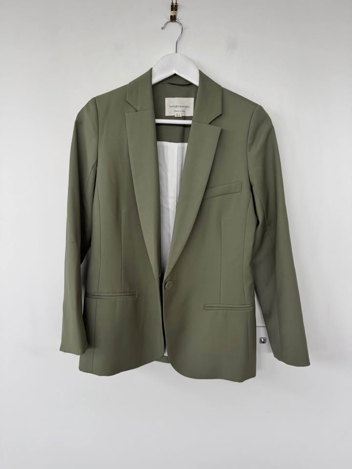 Viktoria and woods Suit - size 0