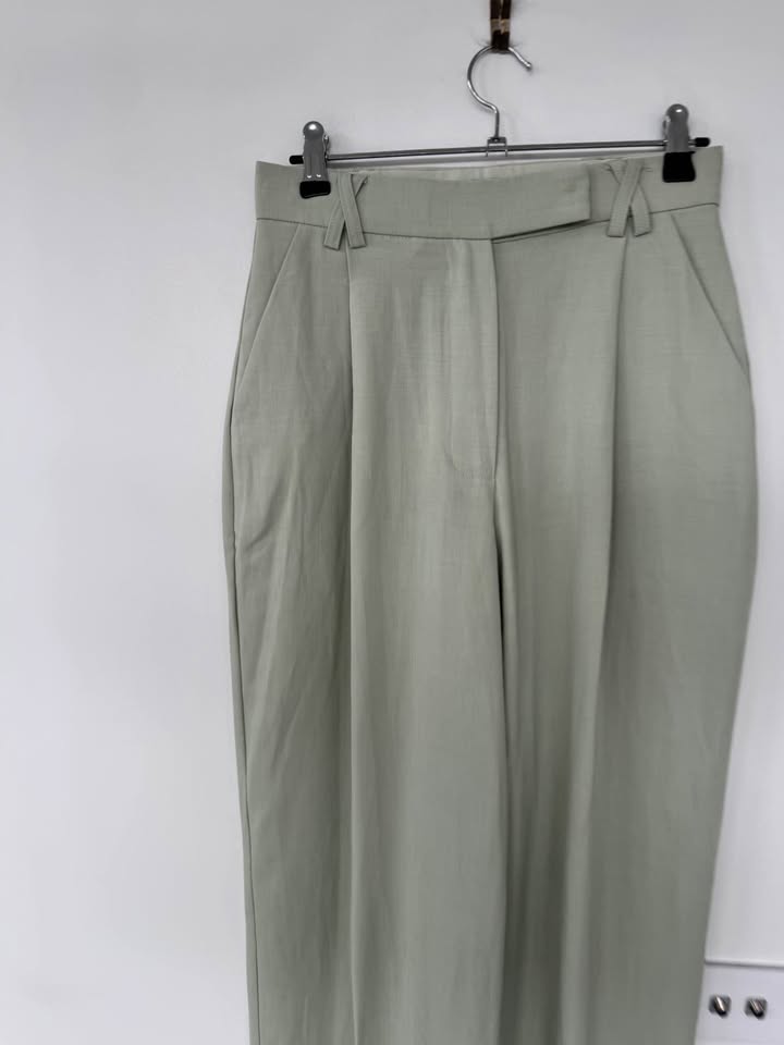 Sneaky Link Pants - size XXS