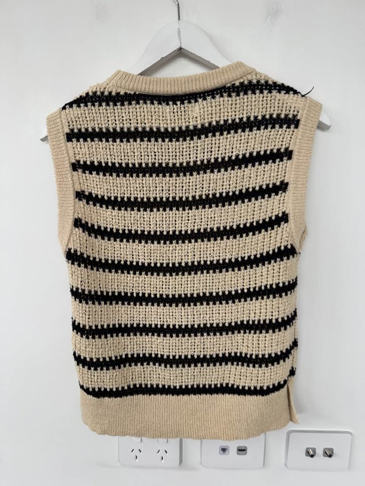 Dissh Knit Vest - size xs