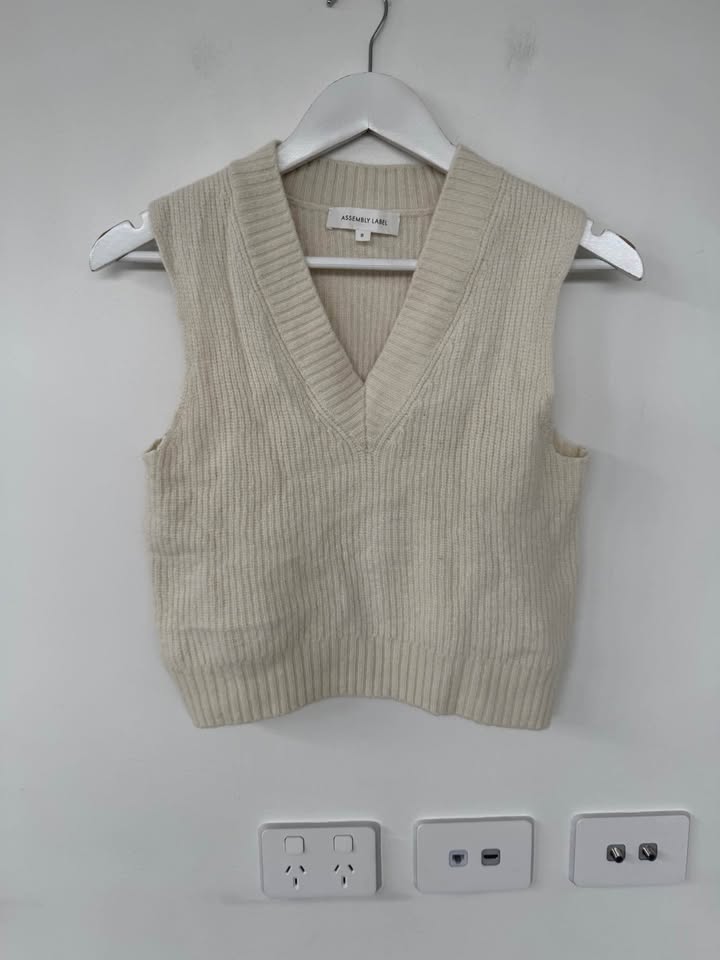 Assembly Wool Vest - size 8