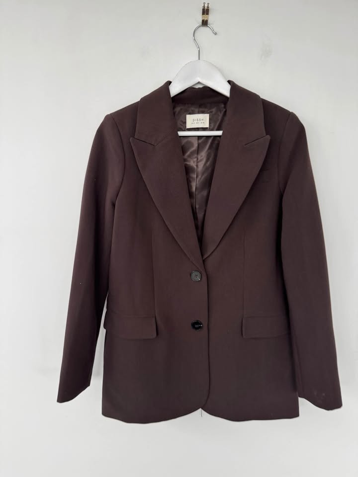 Dissh Suit - size 6