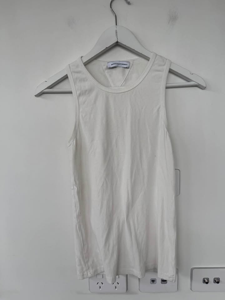 Bayse Tank - size large