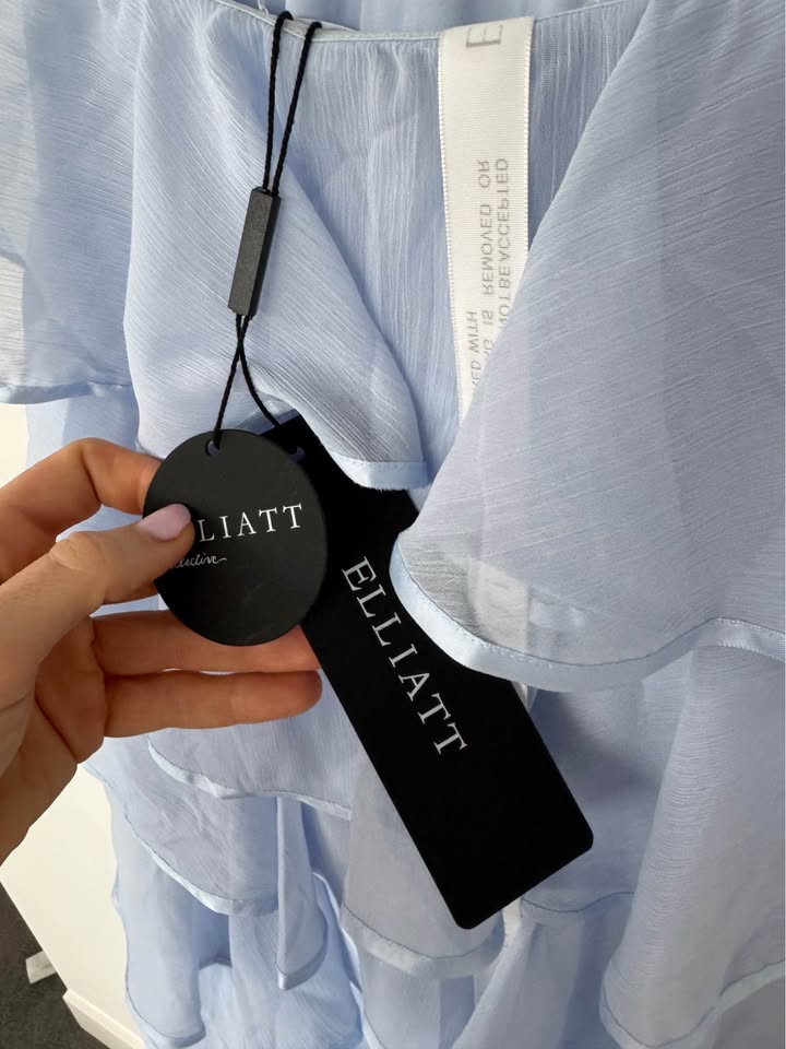 Elliatt Maxi Dress - size XXS BNWT