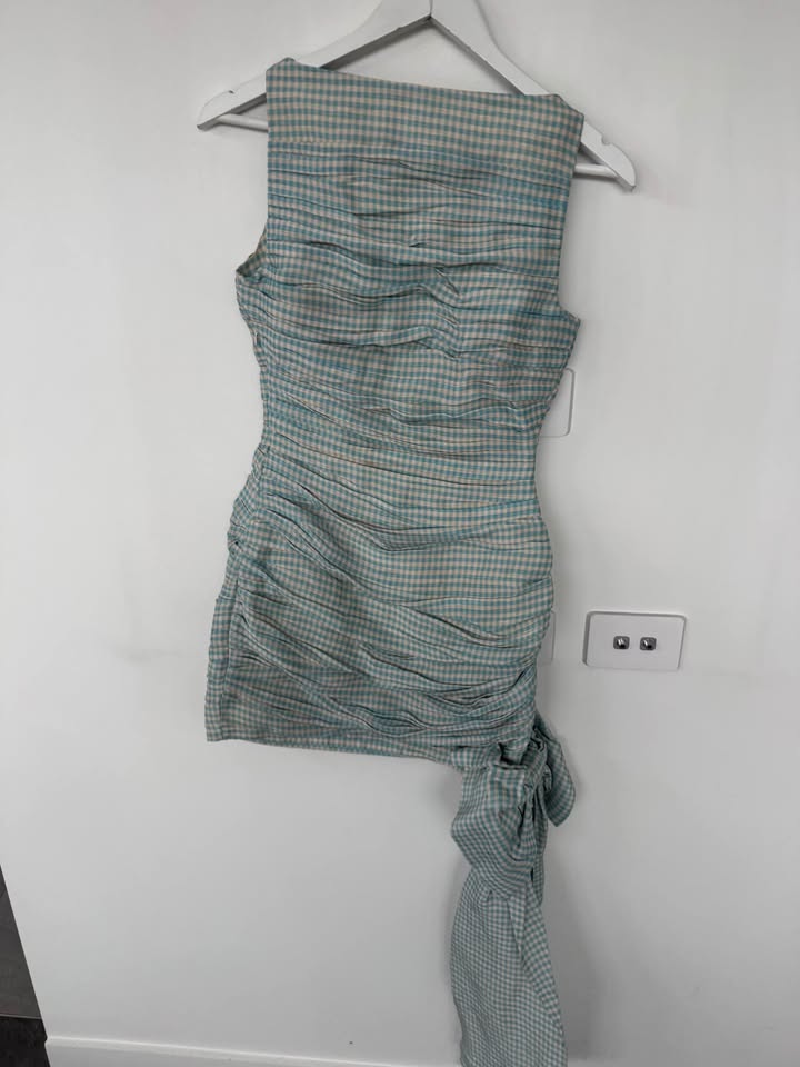 Lovaan Mini Dress - size 6