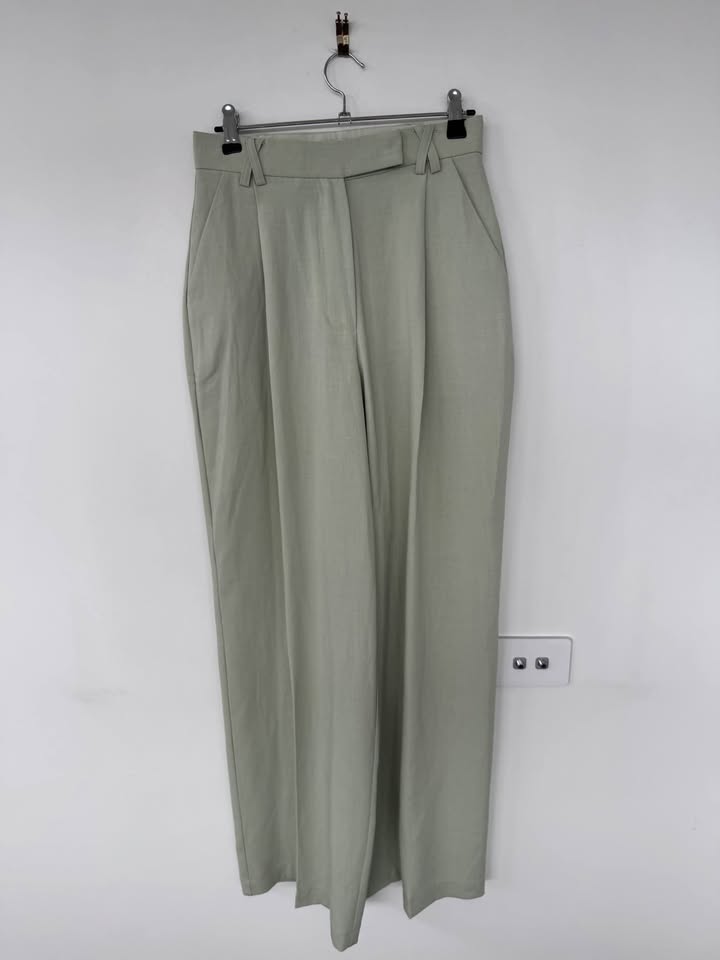 Sneaky Link Pants - size XXS