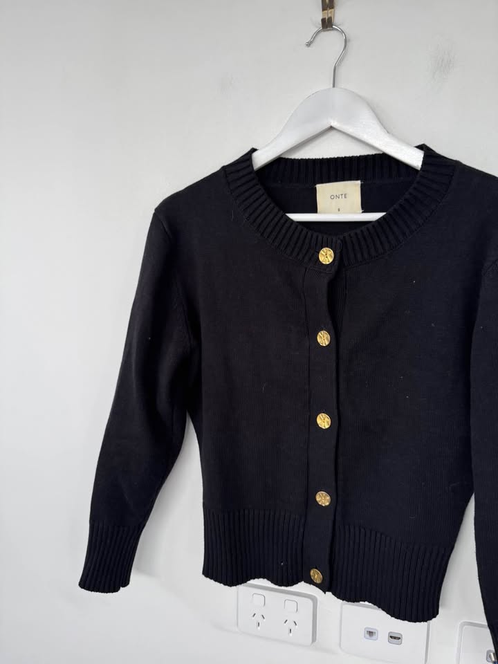 Onte Cardigan - size small
