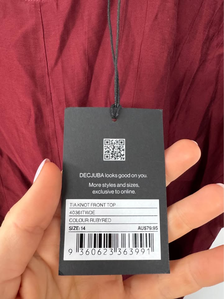 Decjuba Top - size 14 BNWT