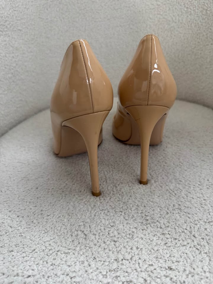 Gianvitto Rossi Heels - size 38 1/2