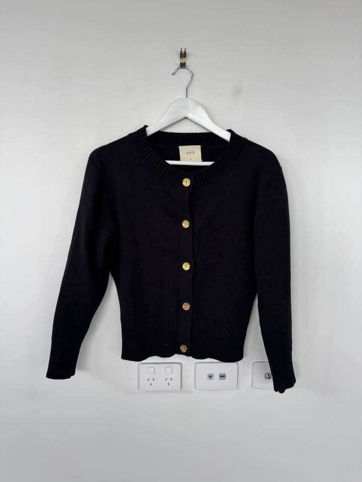 Onte Cardigan - size small