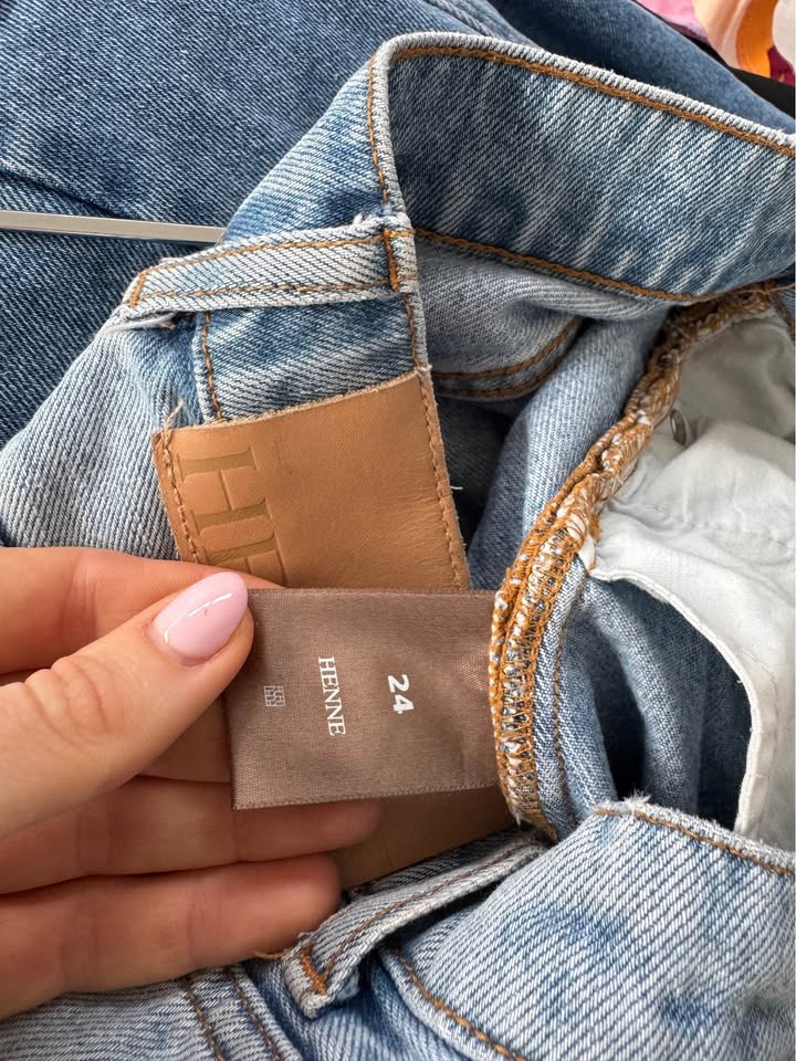 Henne Jeans - size 24