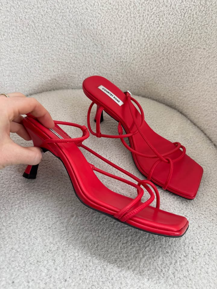 Country Road Heels - size 40