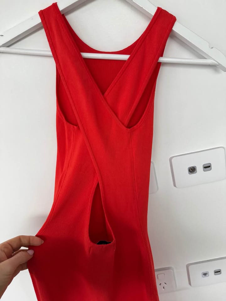 Henne Dress - size 6