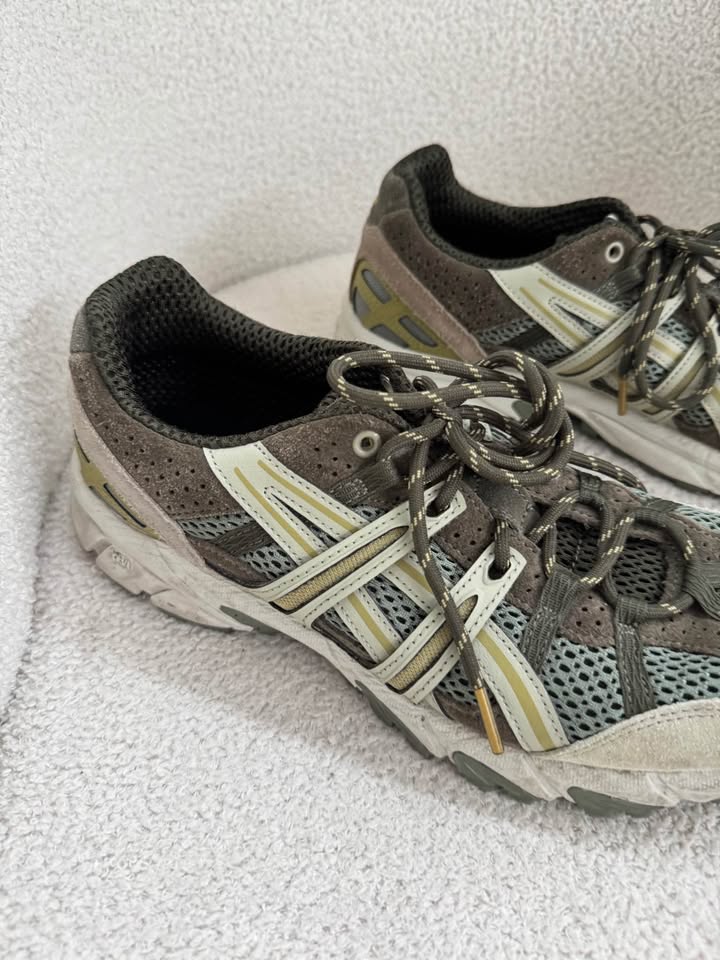 ASIC Runners - size 42.5