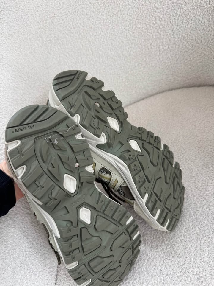 ASIC Runners - size 42.5