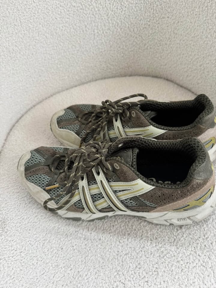 ASIC Runners - size 42.5